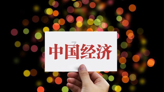 待建地块变临时停车场